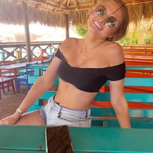 Meet your Posher, Macy